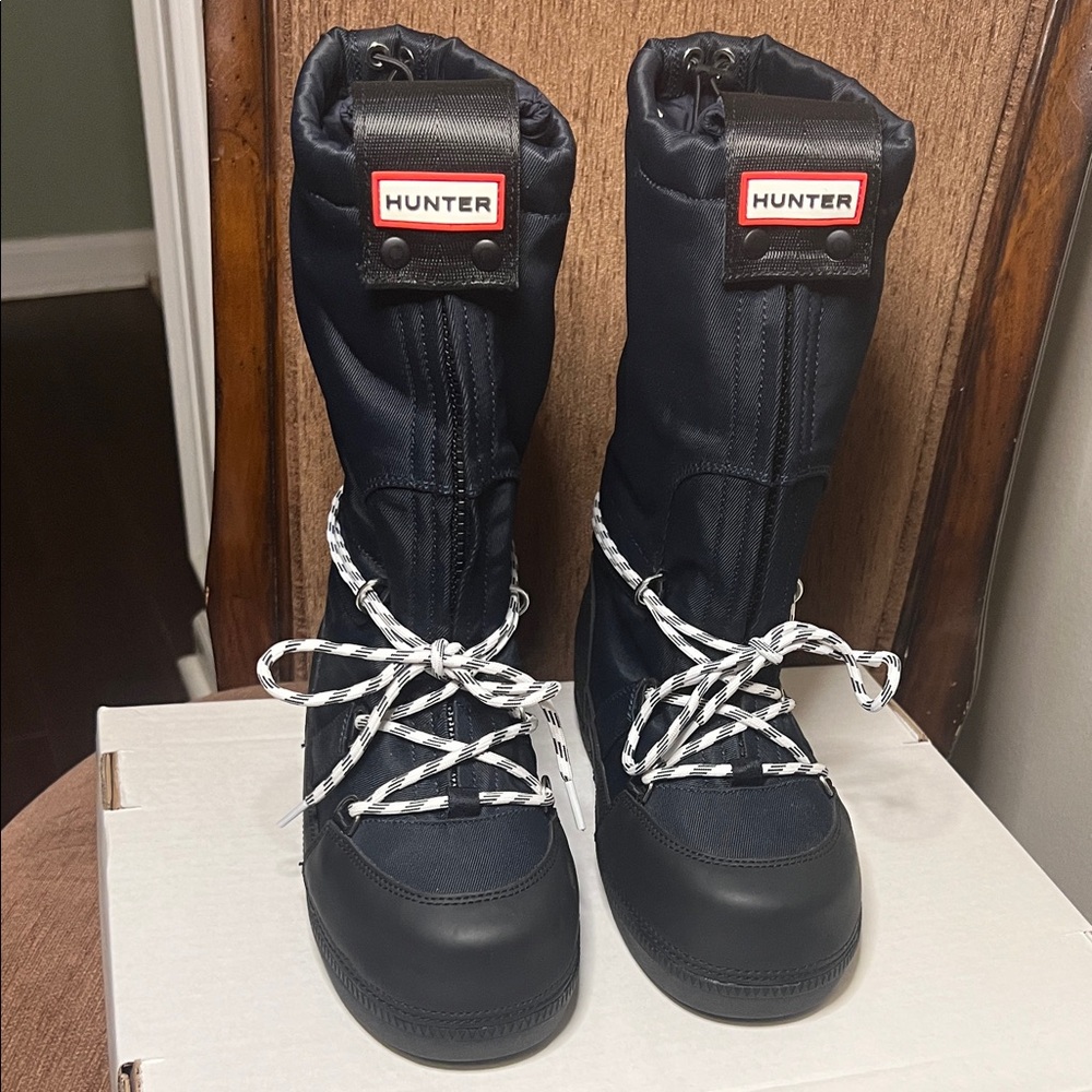 Navy HUNTER Winter Boots. Lined with Zipper & Laces. Like New/Never Worn!
